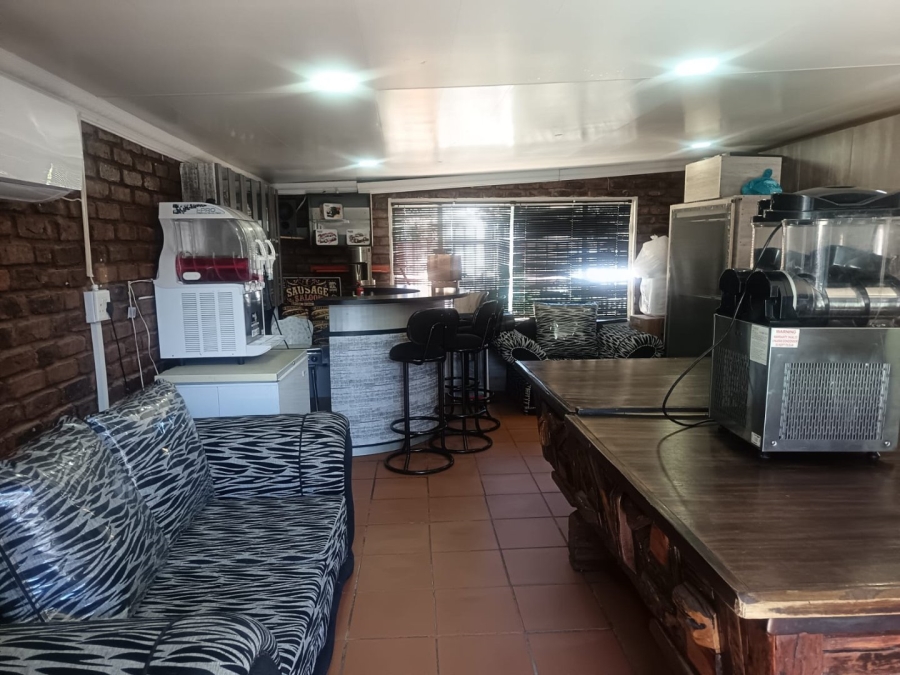 4 Bedroom Property for Sale in Herlear Northern Cape